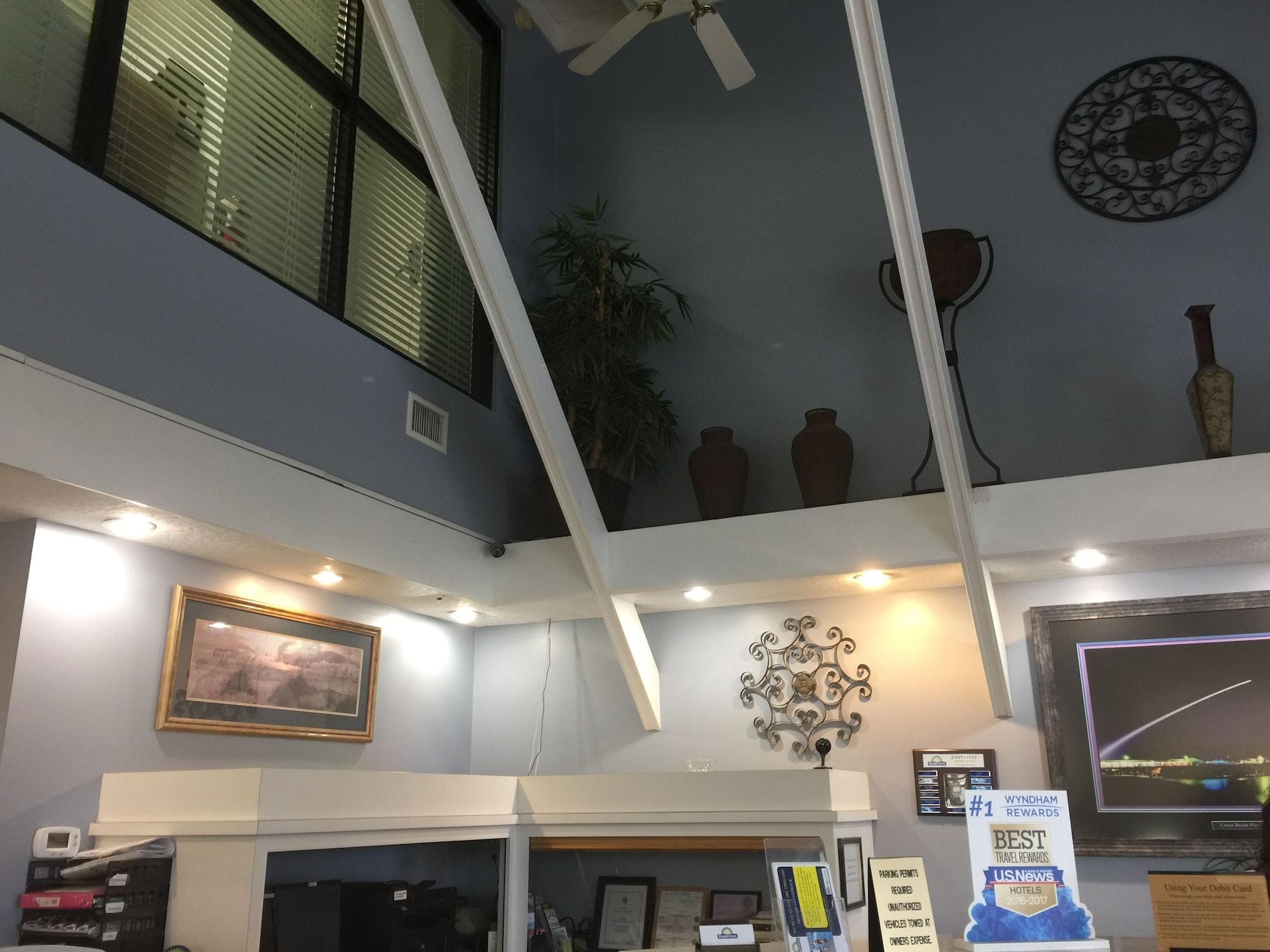 Days Inn By Wyndham Cocoa Beach Port Canaveral Экстерьер фото