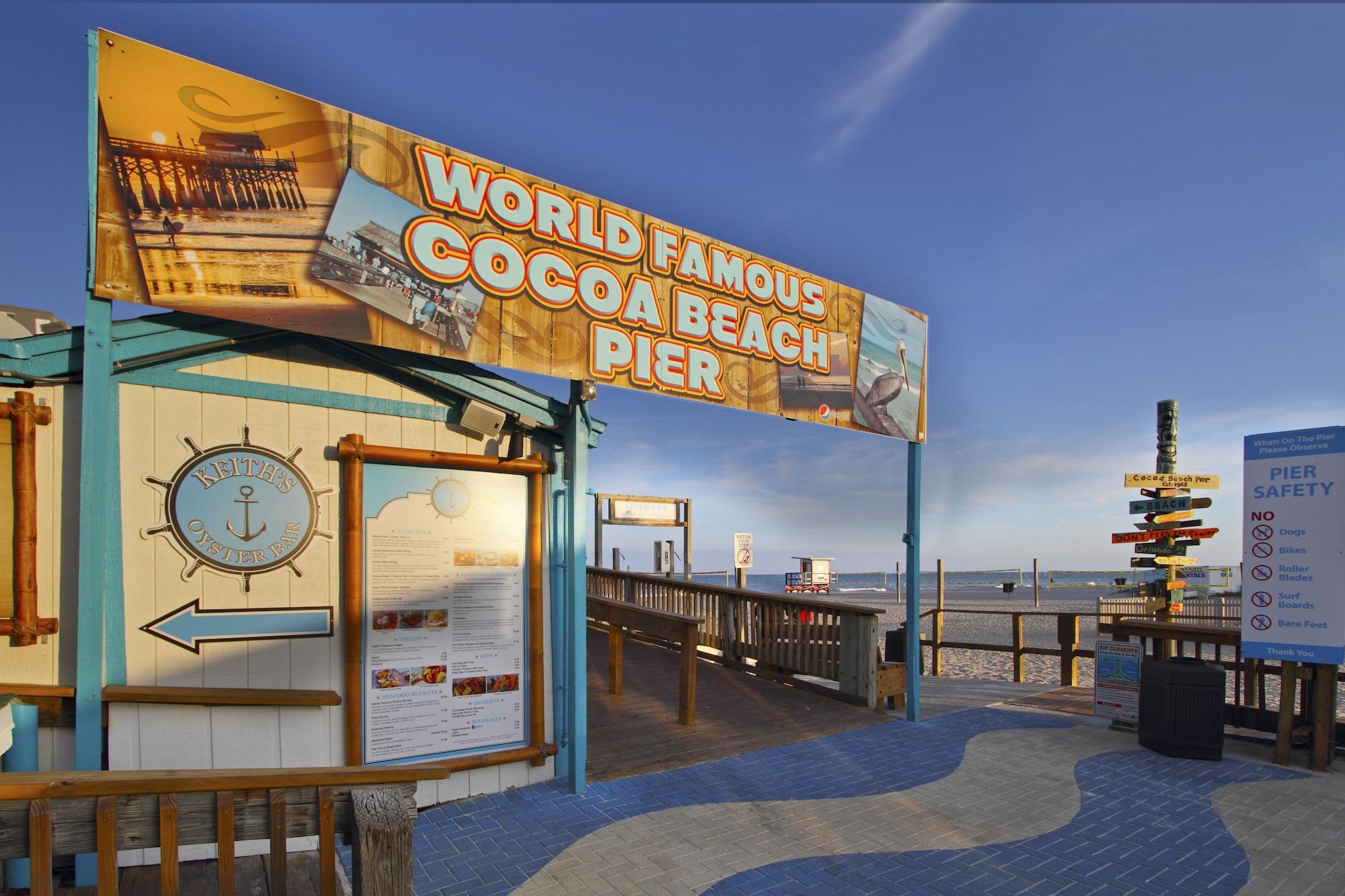 Days Inn By Wyndham Cocoa Beach Port Canaveral Экстерьер фото
