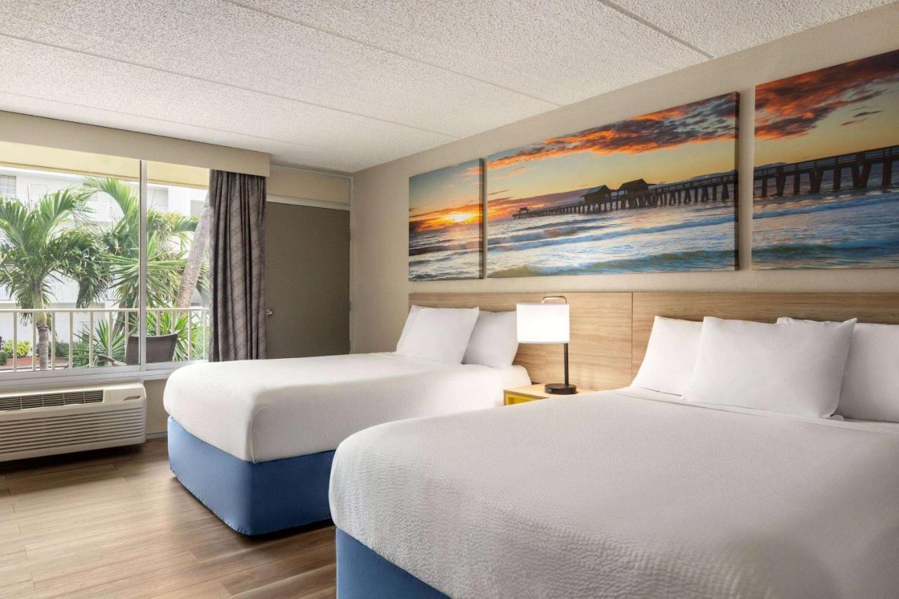 Days Inn By Wyndham Cocoa Beach Port Canaveral Экстерьер фото