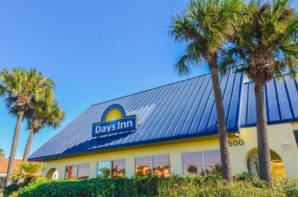 Days Inn By Wyndham Cocoa Beach Port Canaveral Экстерьер фото